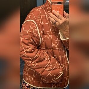 NWOT Brown Quilted Cozy Buttonless Jacket. Spacious Medium.